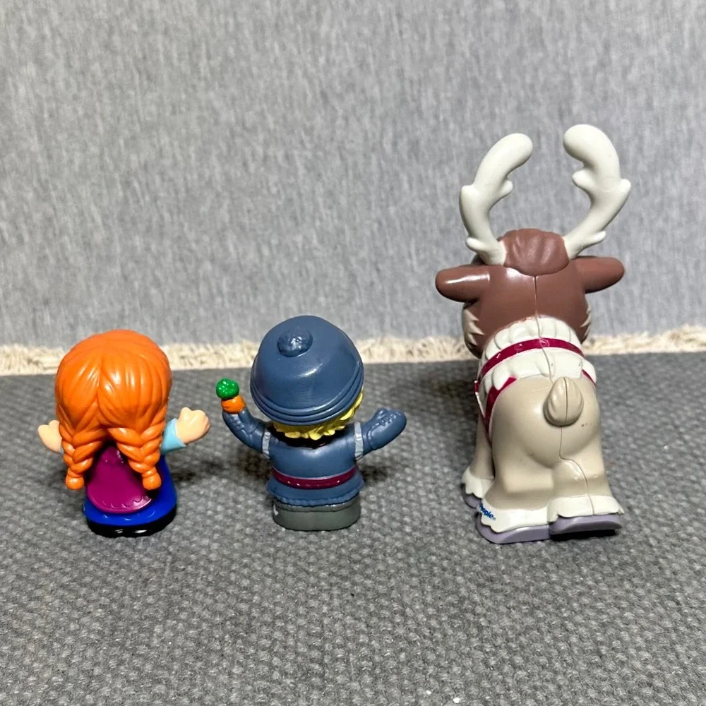 FPLP Disney Frozen Kristoff Light up Sleigh Anna Sven Figures